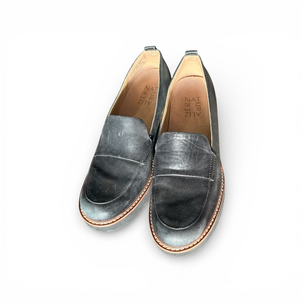 Naturalizer Darry Black Leather Lug Sole Loafers Women’s 6 Like New